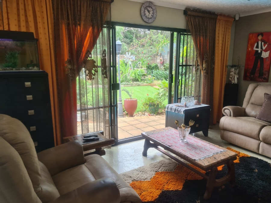 6 Bedroom Property for Sale in Cashan North West